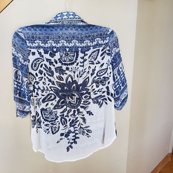 One World Live and Let Live Blue and White Patterned Blouse Size Small Petite - Picture 2 of 7